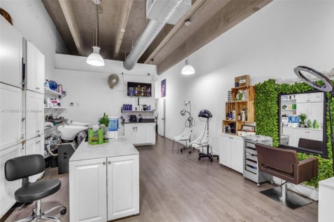 Propiedad comercial en venta en Miami, Florida № 1948325 - foto 5