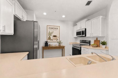 Condo in Celebration, Florida, 3 bedrooms № 2395973 - photo 20