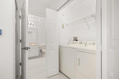 Condo in Celebration, Florida, 3 bedrooms № 2395973 - photo 16