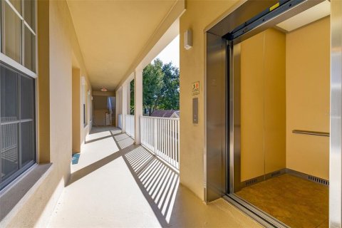 Condo in Celebration, Florida, 3 bedrooms № 2395973 - photo 9
