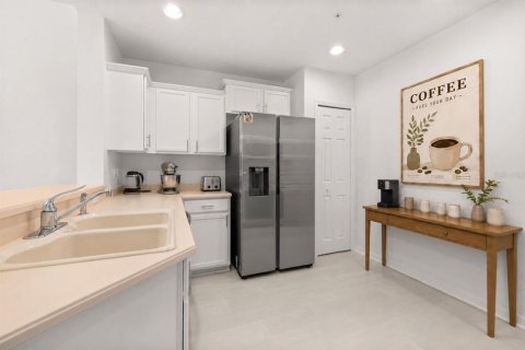 Condo in Celebration, Florida, 3 bedrooms № 2395973 - photo 21
