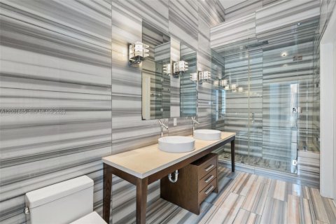 Condo in Miami, Florida, 1 bedroom  № 2170282 - photo 18