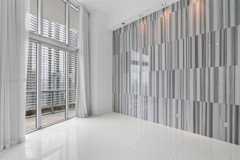 Condo in Miami, Florida, 1 bedroom  № 2170282 - photo 13
