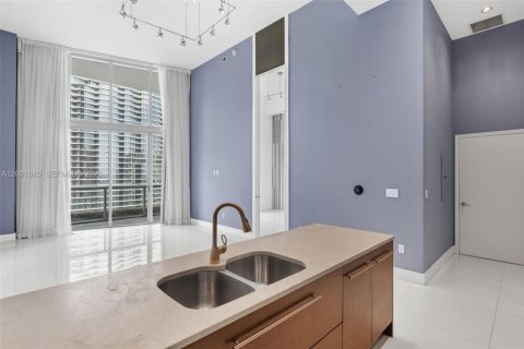 Condo in Miami, Florida, 1 bedroom  № 2170282 - photo 6