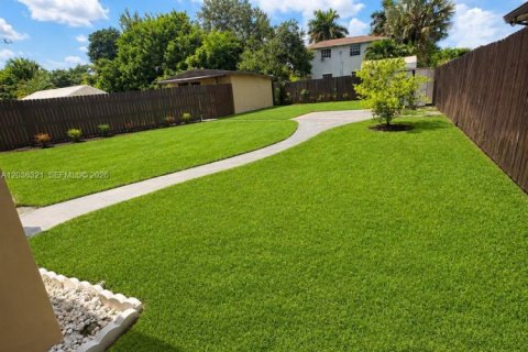 Villa ou maison à louer à West Park, Floride: 4 chambres, 120.4 m2 № 2084278 - photo 10