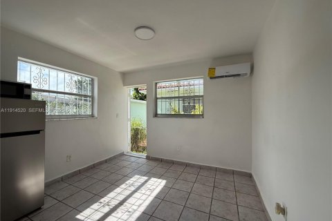 Снять в аренду виллу или дом в Майами, Флорида 203.73м2, № 1986707 - фото 4