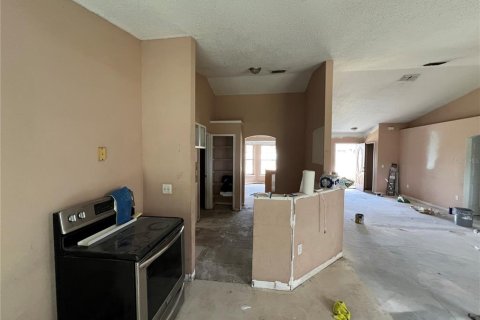 Villa ou maison à vendre à Deltona, Floride: 3 chambres, 151.99 m2 № 1870288 - photo 8