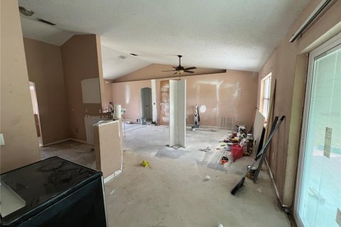 Villa ou maison à vendre à Deltona, Floride: 3 chambres, 151.99 m2 № 1870288 - photo 7