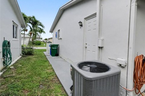 Villa ou maison à vendre à Margate, Floride: 2 chambres, 98.57 m2 № 1872505 - photo 17