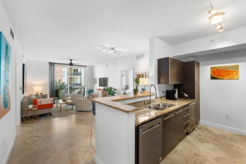 Condominio en West Palm Beach, Florida, 2 dormitorios  № 2188311