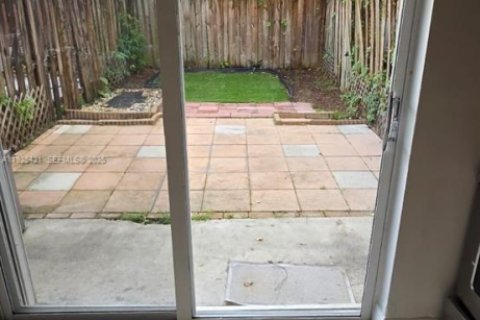 Condominio en venta en Miami, Florida, 2 dormitorios, 88.63 m2 № 1984359 - foto 2