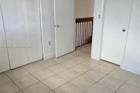 Condominio en venta en Miami, Florida, 2 dormitorios, 88.63 m2 № 1984359 - foto 10