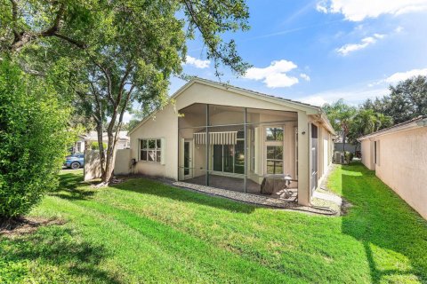 House in Lake Worth, Florida 3 bedrooms, 217.67 sq.m. № 2389822 - photo 28
