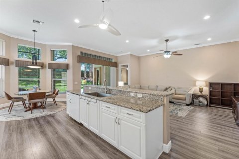 House in Lake Worth, Florida 3 bedrooms, 217.67 sq.m. № 2389822 - photo 18