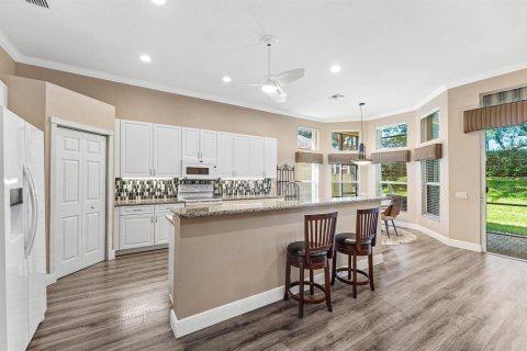 House in Lake Worth, Florida 3 bedrooms, 217.67 sq.m. № 2389822 - photo 13