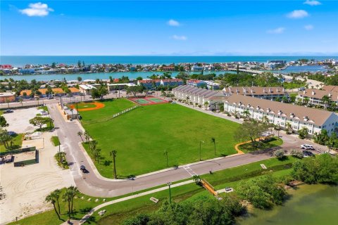 Condominio en venta en Saint Pete Beach, Florida, 2 dormitorios, 70.61 m2 № 2419536 - foto 30