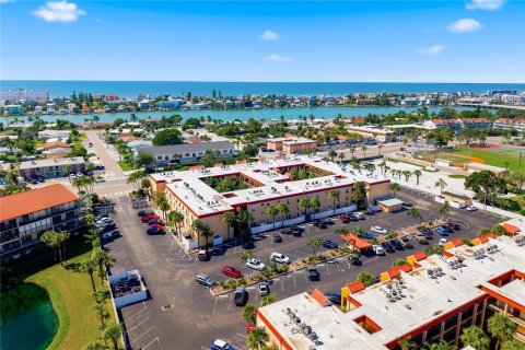 Condominio en venta en Saint Pete Beach, Florida, 2 dormitorios, 70.61 m2 № 2419536 - foto 28