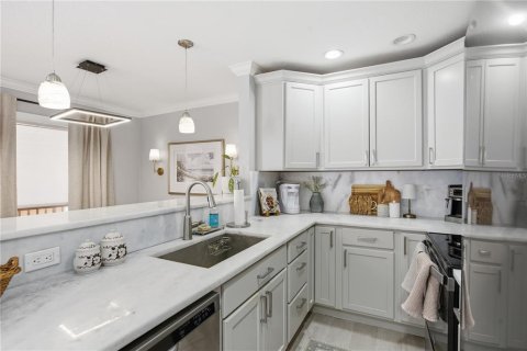 Condominio en venta en Saint Pete Beach, Florida, 2 dormitorios, 70.61 m2 № 2419536 - foto 16