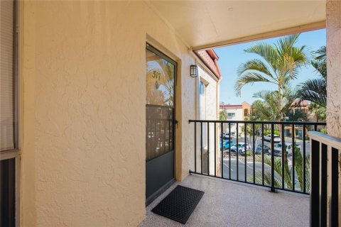 Condominio en venta en Saint Pete Beach, Florida, 2 dormitorios, 70.61 m2 № 2419536 - foto 3