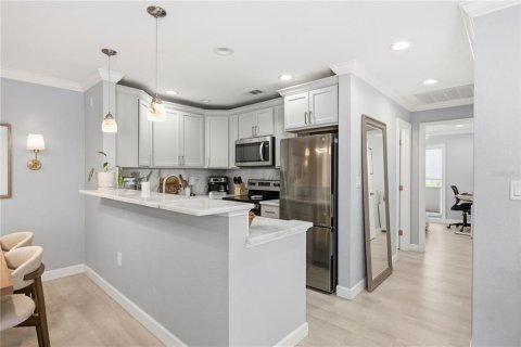 Condominio en venta en Saint Pete Beach, Florida, 2 dormitorios, 70.61 m2 № 2419536 - foto 12