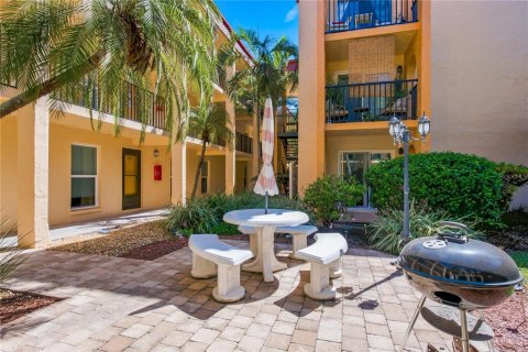 Condominio en venta en Saint Pete Beach, Florida, 2 dormitorios, 70.61 m2 № 2419536 - foto 5