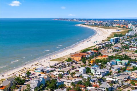 Condominio en venta en Saint Pete Beach, Florida, 2 dormitorios, 70.61 m2 № 2419536 - foto 26