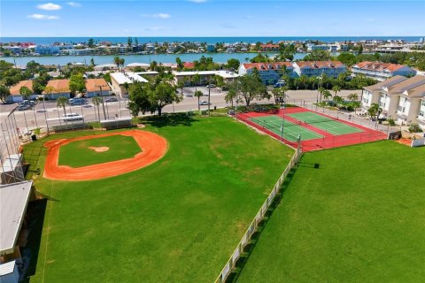 Condominio en venta en Saint Pete Beach, Florida, 2 dormitorios, 70.61 m2 № 2419536 - foto 29