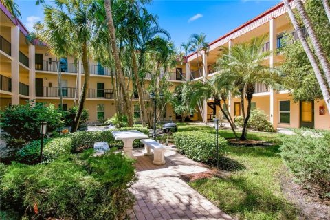 Condominio en venta en Saint Pete Beach, Florida, 2 dormitorios, 70.61 m2 № 2419536 - foto 4