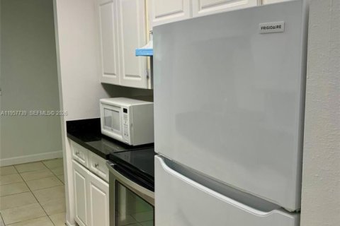 Apartamento en alquiler en Sunrise, Florida, 1 dormitorio, 58.53 m2 № 2011544 - foto 3