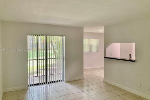 Apartamento en alquiler en Sunrise, Florida, 1 dormitorio, 58.53 m2 № 2011544 - foto 2