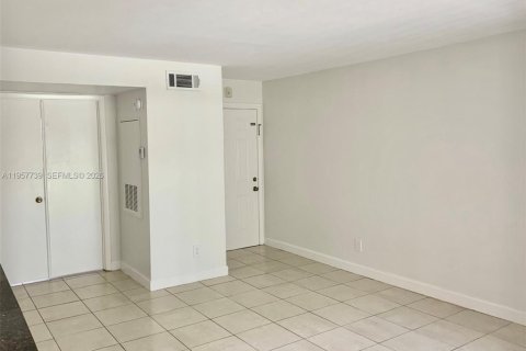 Apartamento en alquiler en Sunrise, Florida, 1 dormitorio, 58.53 m2 № 2011544 - foto 6