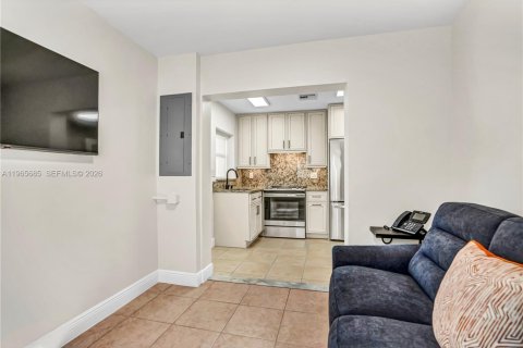 Immobilier commercial à vendre à Oakland Park, Floride № 2081235 - photo 17