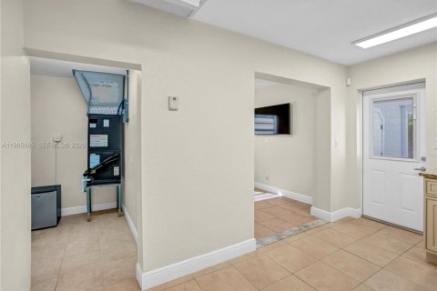 Immobilier commercial à vendre à Oakland Park, Floride № 2081235 - photo 22