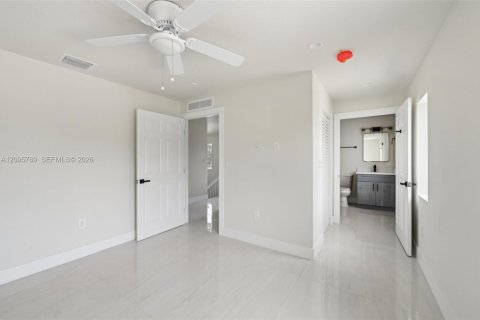 Touwnhouse à louer à Miami, Floride: 3 chambres, 139.35 m2 № 2385070 - photo 6