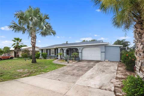 Villa ou maison à vendre à Port Charlotte, Floride: 3 chambres, 146.23 m2 № 2107777 - photo 3