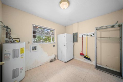 Villa ou maison à vendre à Port Charlotte, Floride: 3 chambres, 146.23 m2 № 2107777 - photo 21