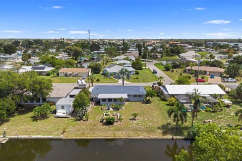 Villa ou maison à vendre à Port Charlotte, Floride: 3 chambres, 146.23 m2 № 2107777 - photo 30