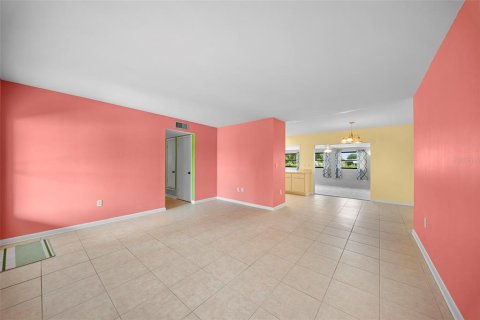 Villa ou maison à vendre à Port Charlotte, Floride: 3 chambres, 146.23 m2 № 2107777 - photo 7