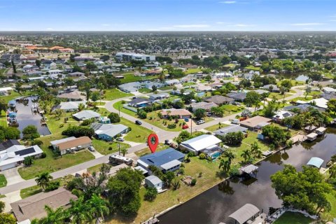 Villa ou maison à vendre à Port Charlotte, Floride: 3 chambres, 146.23 m2 № 2107777 - photo 2