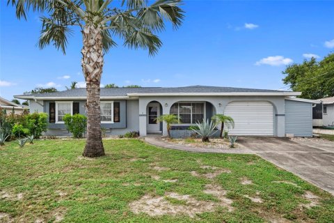 Villa ou maison à Port Charlotte, Floride 3 chambres, 146.23 m2 № 2107777