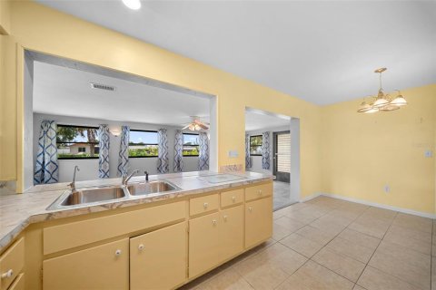 Villa ou maison à vendre à Port Charlotte, Floride: 3 chambres, 146.23 m2 № 2107777 - photo 10