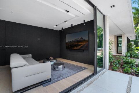 Casa en venta en Miami, Florida, 6 dormitorios, 820.61 m2 № 1483345 - foto 16
