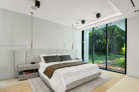 Casa en venta en Miami, Florida, 6 dormitorios, 820.61 m2 № 1483345 - foto 27