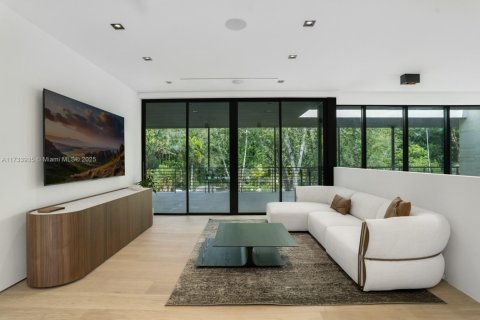 Casa en venta en Miami, Florida, 6 dormitorios, 820.61 m2 № 1483345 - foto 18