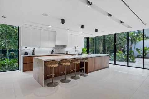Casa en venta en Miami, Florida, 6 dormitorios, 820.61 m2 № 1483345 - foto 7