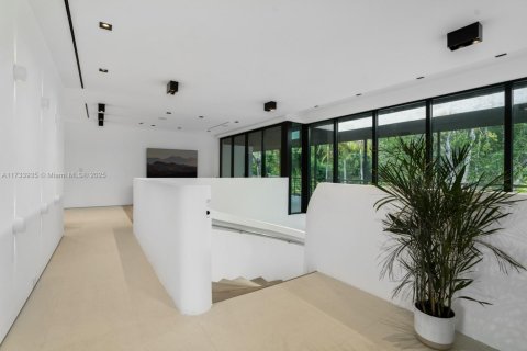 Casa en venta en Miami, Florida, 6 dormitorios, 820.61 m2 № 1483345 - foto 26