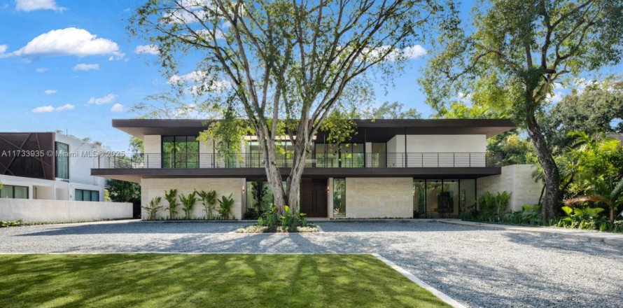 Casa en Miami, Florida 6 dormitorios, 820.61 m2 № 1483345