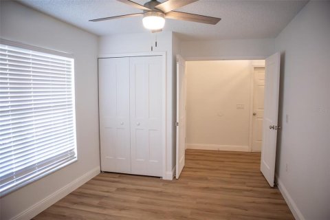 House in Sorrento, Florida 4 bedrooms, 122.45 sq.m. № 1725360 - photo 11