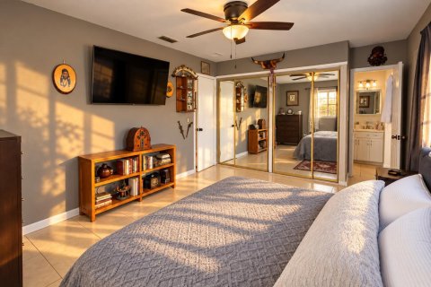 House in Palm Springs, Florida 3 bedrooms, 128.58 sq.m. № 2417934 - photo 20