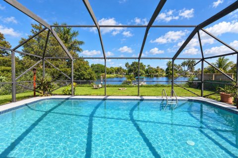 House in Palm Springs, Florida 3 bedrooms, 128.58 sq.m. № 2417934 - photo 6